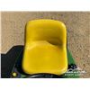 Image 8 : 1995 JOHN DEERE F525 48 IN. ZERO TURN LAWN MOWER