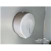 Image 24 : 2 PERSON BATHROOM