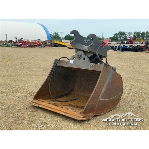 TWIST WRIST 60 IN. CLEAN OUT BUCKET