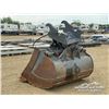 Image 4 : TWIST WRIST 60 IN. CLEAN OUT BUCKET
