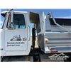 Image 54 : 1990 AUTO CAR T/A DUMP TRUCK