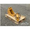 Image 2 : MINI EX 12 IN. DIG BUCKET W/ HYDRAULIC THUMB