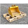 Image 2 : MINI EXCAVATOR 24 IN. CLEANOUT BUCKET