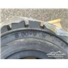 Image 3 : FORKLIFT TIRES