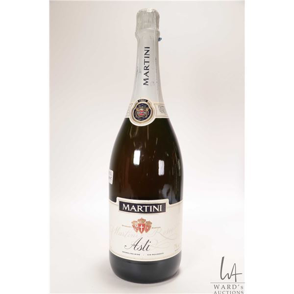 Martini/ Asti Sparkling Wine/ 1.5 Ltr./ 7% ABV Note: Alcohol cannot be insured by any courier in Can