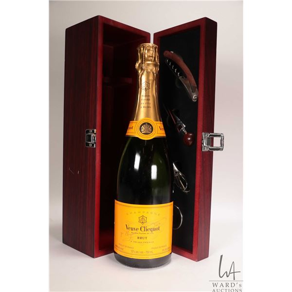 Boxed Veuve Clicquot/ Brut Sparkling Wine/ 750ml/ 12% ABV. Includes hinged wooden box with corkscrew