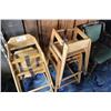 Image 1 : Lot Of Hi Chairs