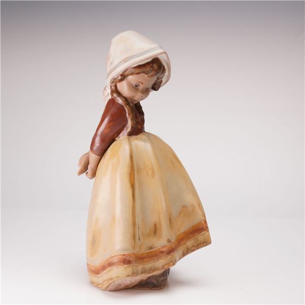 Lladro Gres Figurine, Lonely 1012076