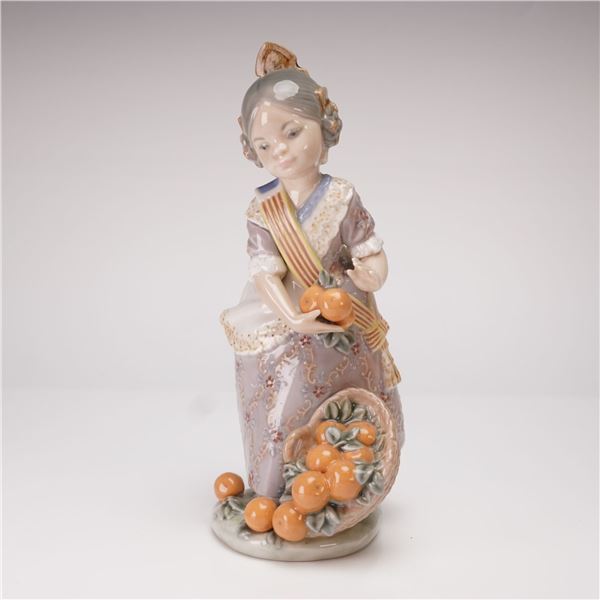 Lladro, Miss Valencia Figurine 1001422