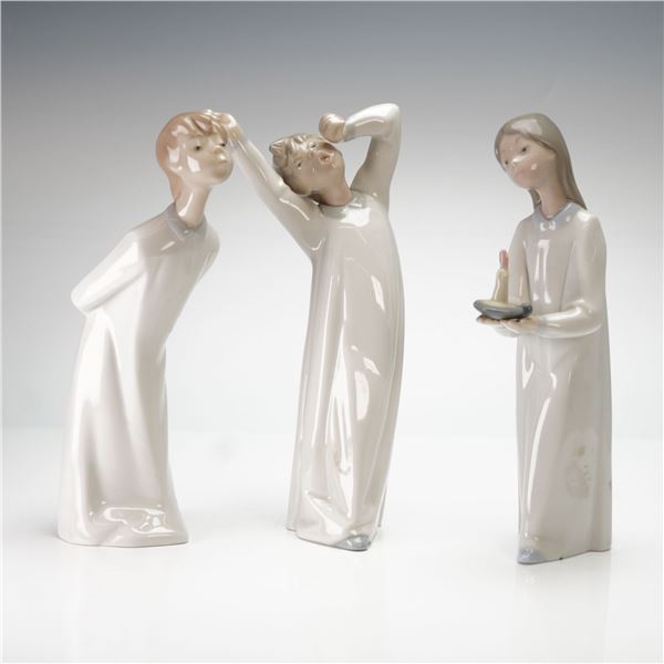 Lladro Figurines, Set of Three Children in Nightgowns
