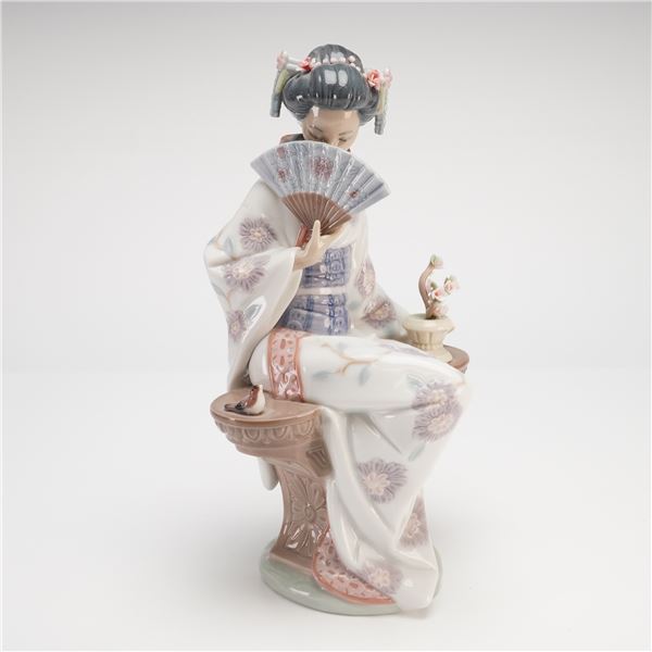 Lladro, Nippon Lady (Model 5327)