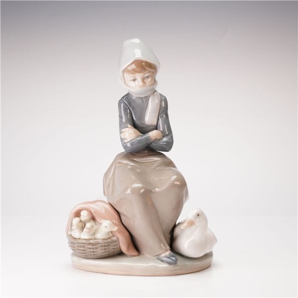 Lladro Figurine, Girl with Ducks 1001267