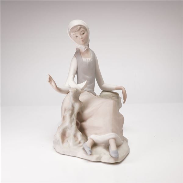 Lladro Figurine, Shepherdess with Dove 1014660