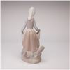 Image 2 : Lladro, Rabbit's Food Figurine 1004826