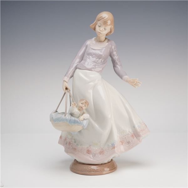Lladro Off We Go Porcelain Figurine 5874