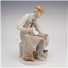 Image 2 : Lladro, Cobbler #4853