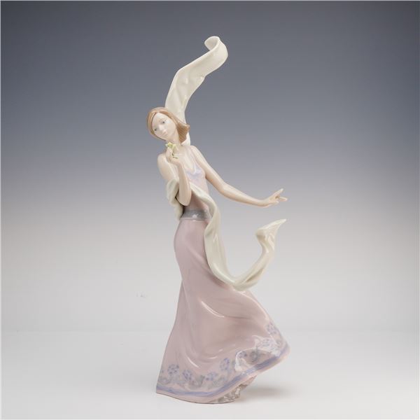 Lladro, Wind of Peace (Model 6251)
