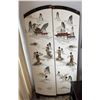 Image 12 : Large Rounded Wooden 3-D Asian 4-Panel Folding Screen w/ Lion Feet 71" Dia (hinges need repair)
