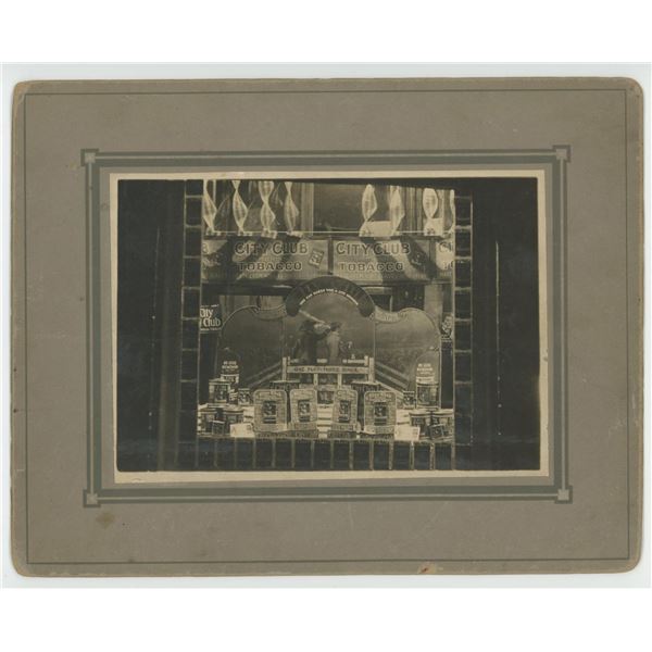 City Club Tobacco Window Display Cabinet Photo
