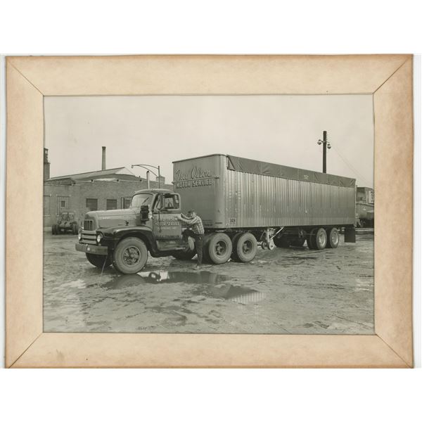Fred Olson Motor Service Freight Truck Photo