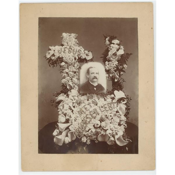 Post Mortem Funeral Flower Arrangement Photo