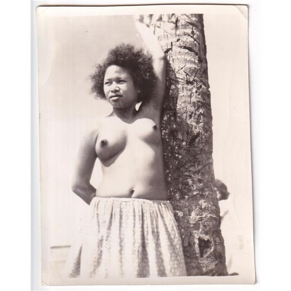 Nude Pacific Islander Tribal Woman Photo
