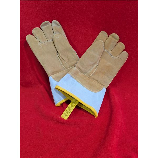 WELDING GLOVES(1-PAIR), stitched with Kevlar thread for durability.
