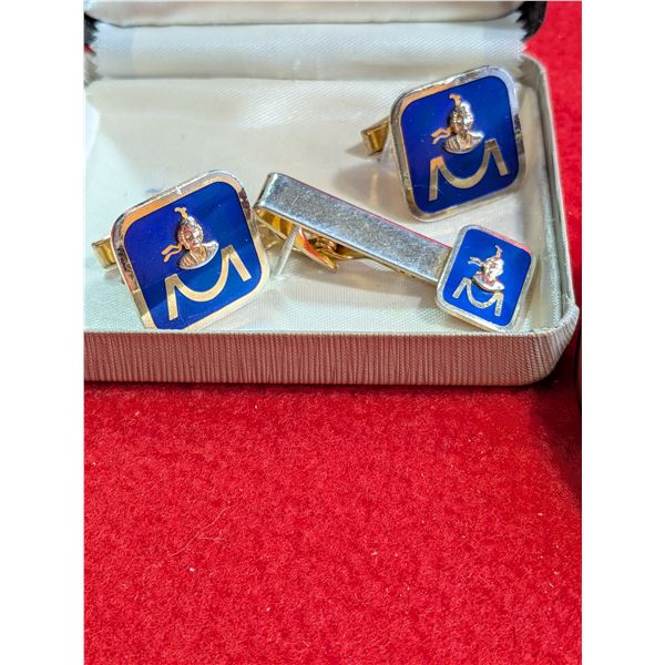 SCOTTISH LAS M MOTIF CUFFLINKS, TIE CLIP & Elastic metal sleeve holders