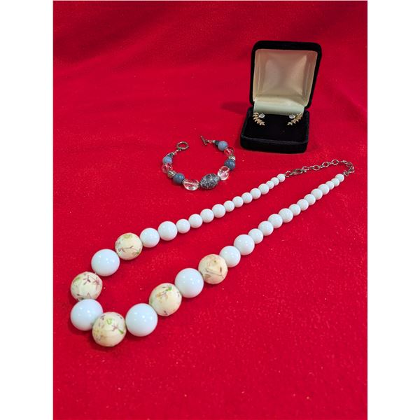 VINTAGE NECKLACE, EARINGS & BRACELET