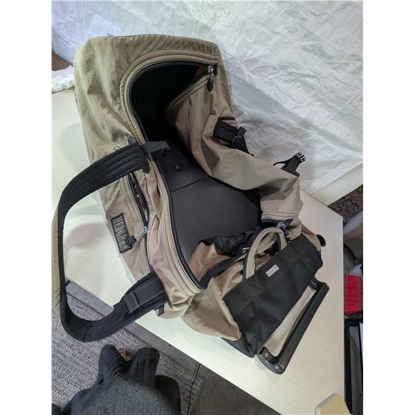 LUGGAGE by HEDGREN (32" X 15" X 15")