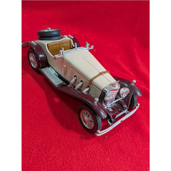 1928 MERCEDES-BENZ Scale 1/18 Car by Bburago