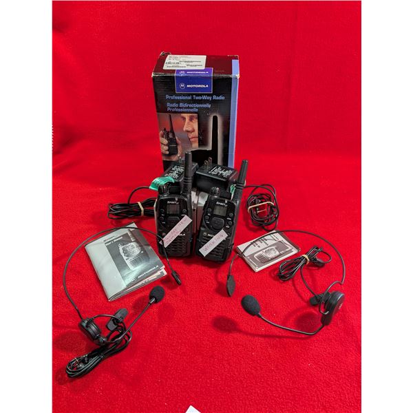 MOTOROLA SPIRIT GT TWO-WAY RADIO