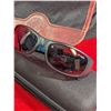 Image 6 : SHOULDER TRAVEL BAG, travel clock & Italian Sunglasses.