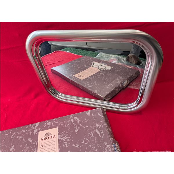 STAINLESS STEEL SERVING TRAY