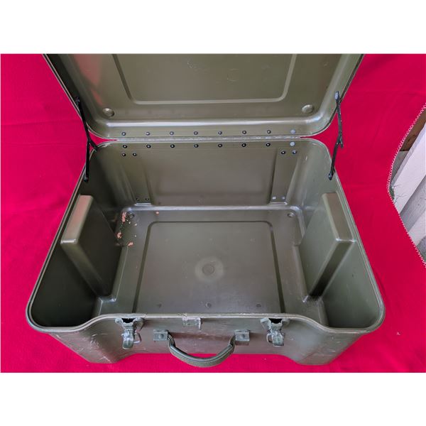 VINTAGE MILITARY BOX