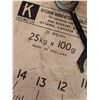 Image 2 : VINTAGE SALTER SCALE