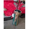 Image 6 : VINTAGE GOLF Clubs & Bag
