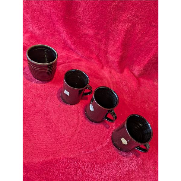 VINTAGE CHINESE MUGS