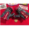 Image 9 : VINTAGE PATCHES, BABY BOXING GLOVES & MT ROBSON Belt Buckle
