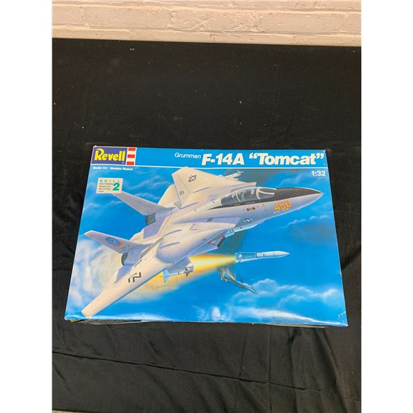 Revell Grumman F-14A "Tomcat" Model Kit 1/32 Scale  #4770