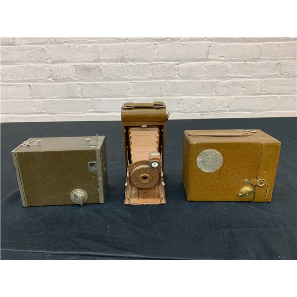 Lot of 3 Vintage Antique Kodak 2 Box Cameras (50th anniv 1930) and Accordion No 0 KODO 37610