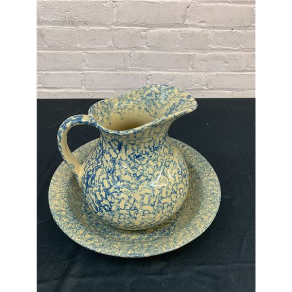 Vintage RRP Co Roseville Ohio Wash Pitcher and Basin