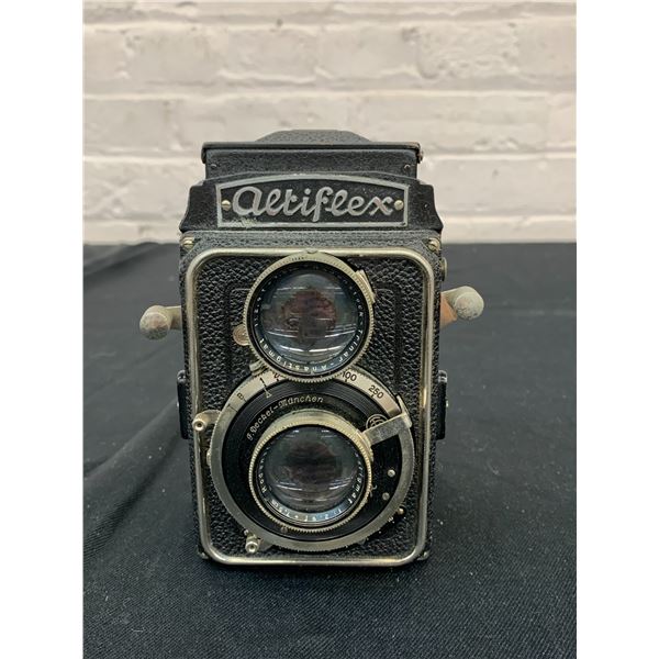 Antique Altiflex Munchen German Box Camera Dual Lens with Top-Down Waist Level Viewfinder