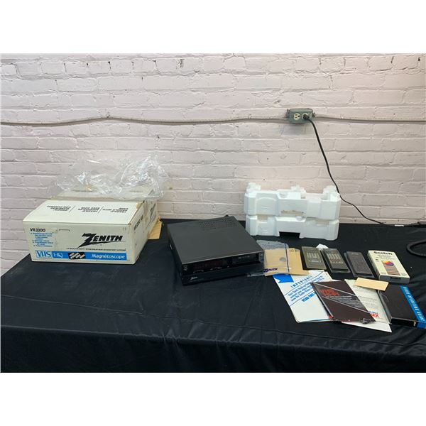 Zenith VR3300 Hifi VHS VCR Player w Box, Remote