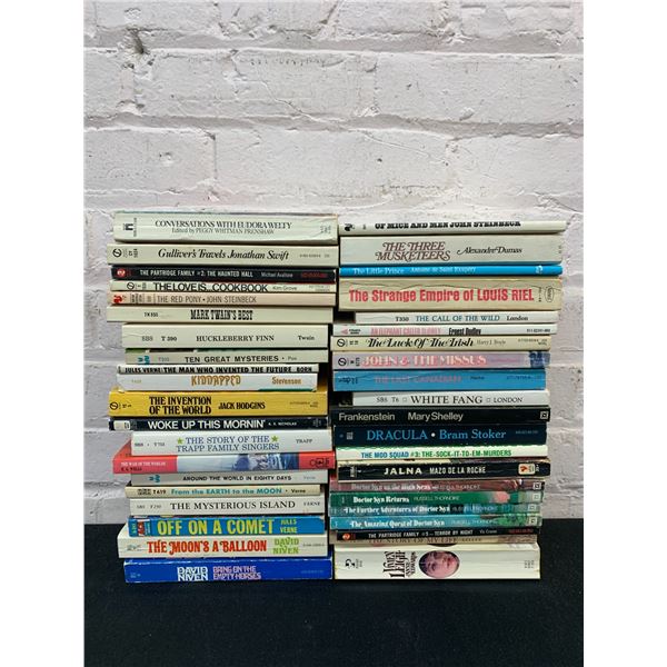 Lot of 40 Assorted Books Southern / Cowboy