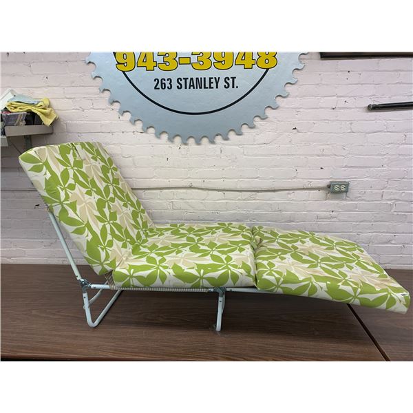 Fold-out Lawn Chair  *stained