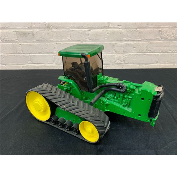 John Deere Tractor Trailer Farm Vehicle *missing front hood* 1/16 Scale