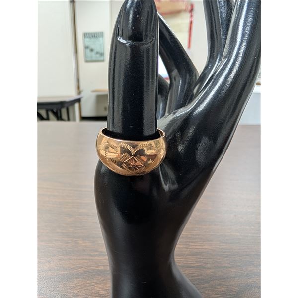 USSR .583 (14k) Dome Ring Band with design Size 10.5