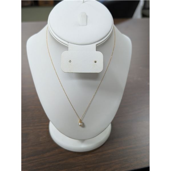 10k Gold Drop Style Pearl Pendant and 18" Chain