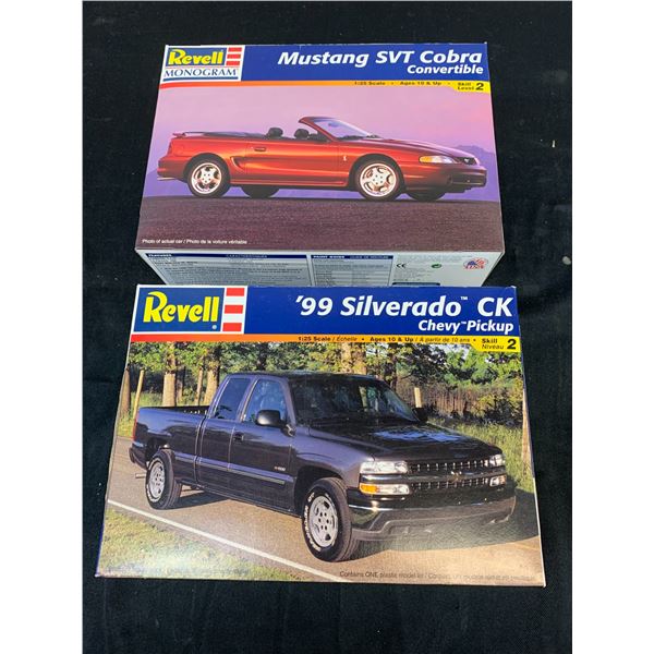 Lot of 2 Revell Model Kits 1/25 Scale #85-7646 and #85-2460